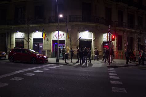 chaperos barcelona|Una noche en el gayxample de Barcelona